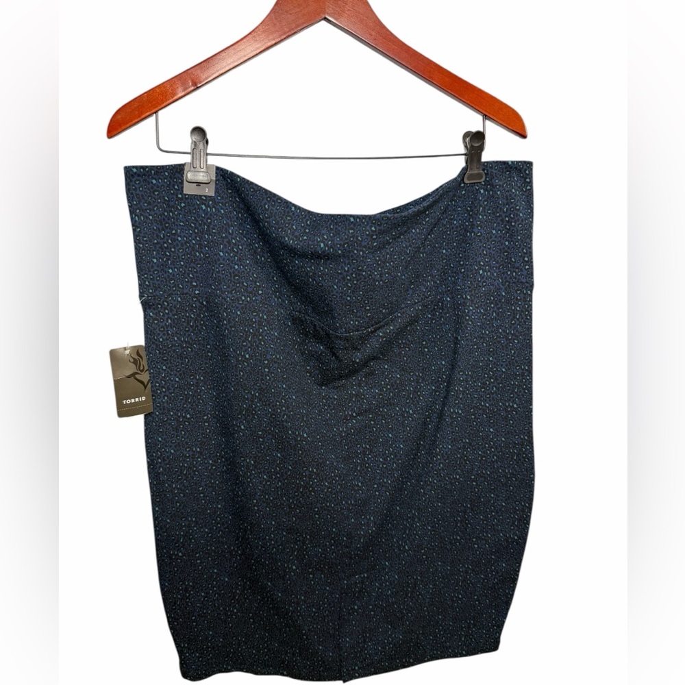 Torrid Women's Dark Blue Printed Pencil Skirt Plus 2X - Picture 2 of 6